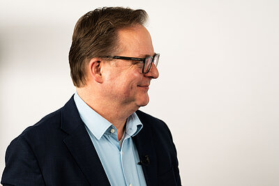 Porträtfoto von Jan-David Hoppe