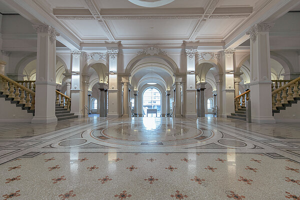 Innenansicht Foyer Haus der Wirtschaft