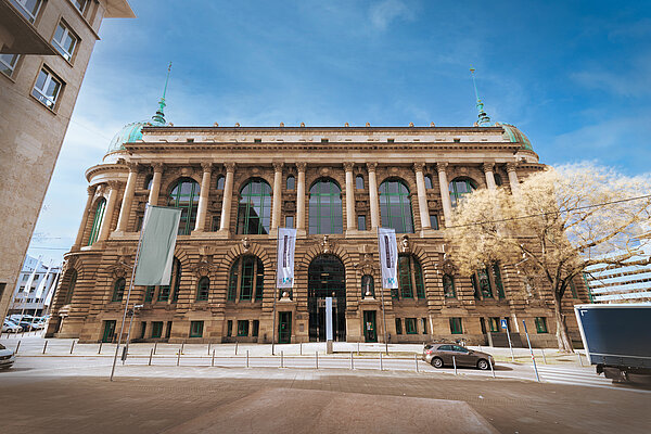 Außenansicht Haus der Wirtschaft