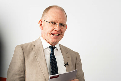 Porträtfoto Dr. Hubert Ortner