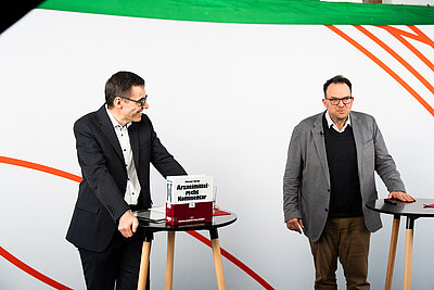 Dr. Andreas Ziegler im Studio im Gespräch mit Dr. Stephan Walch