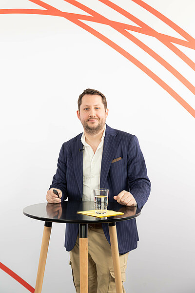 Moritz Wollring mit seinen Praxistipps zur Erkennung einer potentiellen Schieflage einer Apotheke