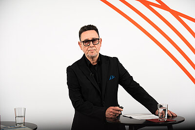 Frank Baer bei seinem Vortrag im Studio