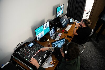 Blick von oben in die Regieabteilung