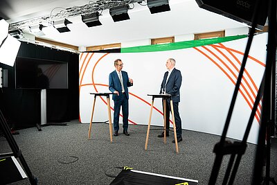 Dr. Christian Rotta im Studio im Gespräch mit Prof. Dr. Heinz-Uwe Dettling