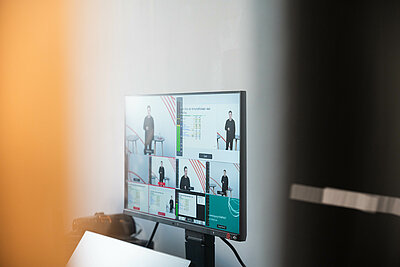 PC-Monitor mit verschiedenen Kameraeinstellungen vom Vortrag von Stefan Göbel