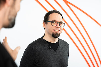 Tobias Kast im Gespräch im Studio