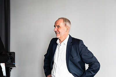 Porträtfoto von Prof. Dr. Heinz-Uwe Dettling