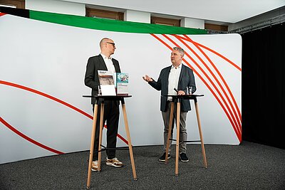Dr. Benjamin Wessinger mit Tim Steimle im Gespräch im Studio