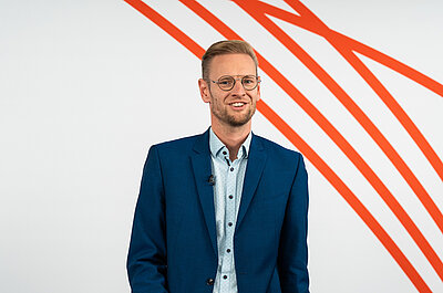 Jan Harbecke bei seinem Vortrag im Studio