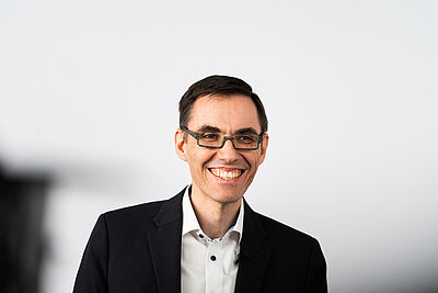 Porträtfoto Dr. Andreas Ziegler