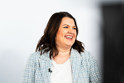 Mareike Tatic bei ihrem Vortrag im Studio