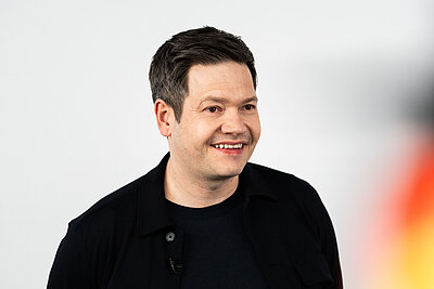 Porträtfoto Stefan Göbel