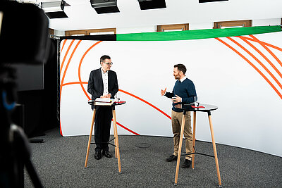 Dr. Andreas Ziegler und Florian Heimann im Studio im Gespräch