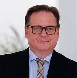 Porträt-Foto Jan-David Hoppe