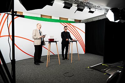 Dr. Hubert Ortner im Studio im Gespräch mit Frank Baer