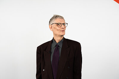 Porträtfoto Prof. Dr. Reinhard Herzog