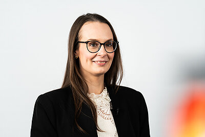 Porträtfoto Nadine Metzger