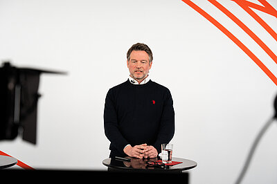 Stefan Wahl bei seinem Vortrag im Studio