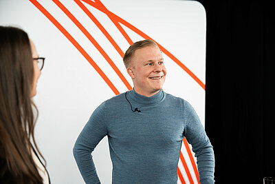 Enrico Kappus bei seinem Vortrag im Studio