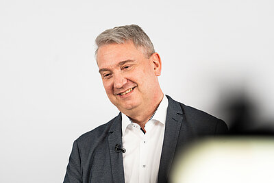 Tim Steimle bei seinem Vortrag im Studio