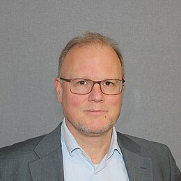 Porträt-Foto Thiemo Steinrücken