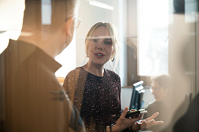 Backstage: Dr. Justine Diebel im Gespräch